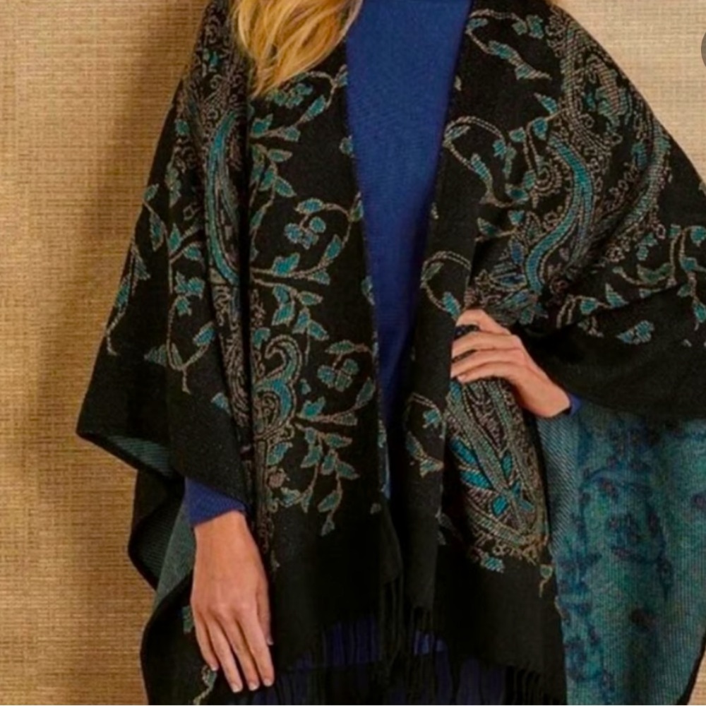 Soft Surroundings Raina Fringe Poncho Shawl